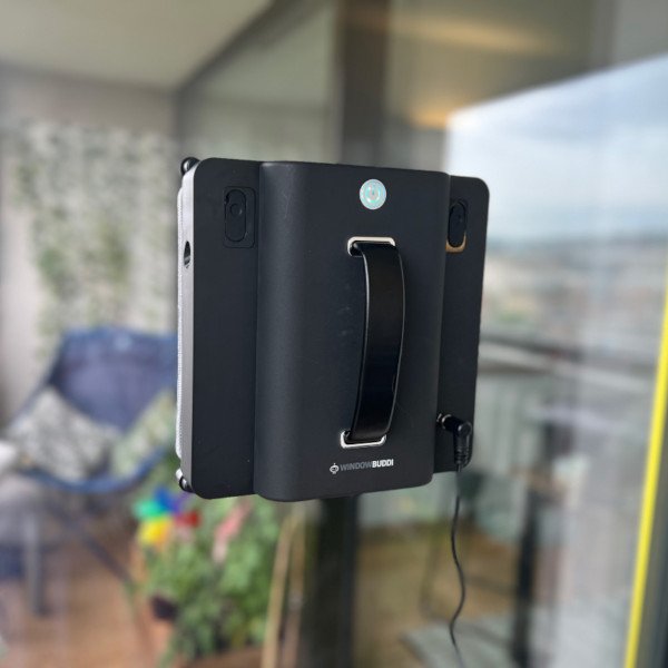 WindowBuddi Robotic Window Cleaning System
